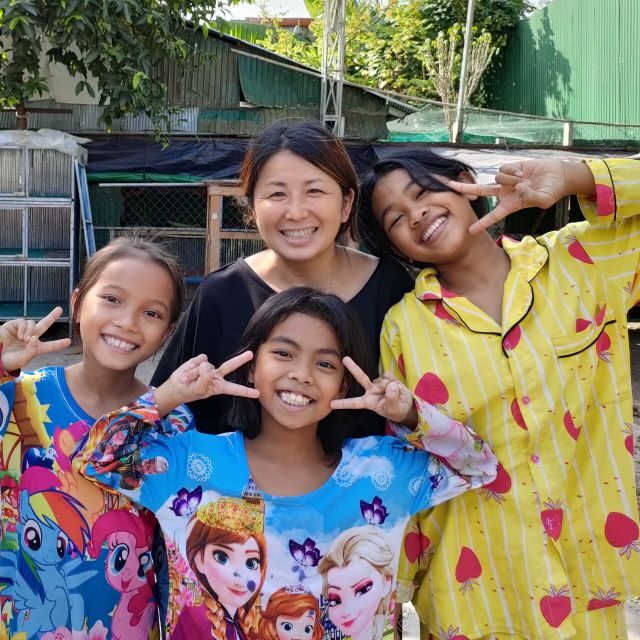カンボジアの孤児院の子どもたちにお母さんと呼ばれて