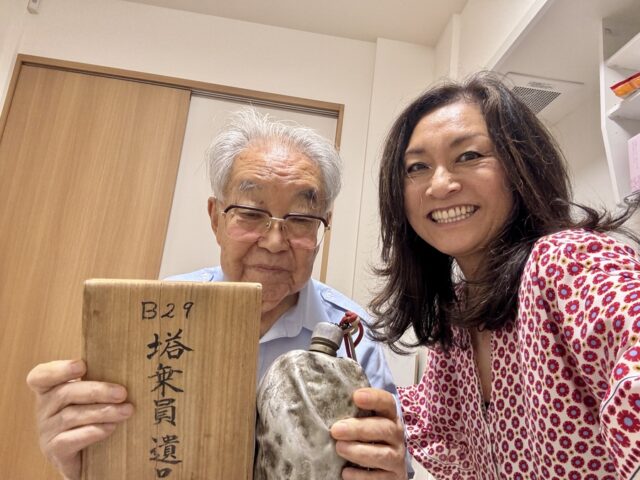 日米間の平和活動に長年ご尽力されている菅野寛也さんと筆者（右）