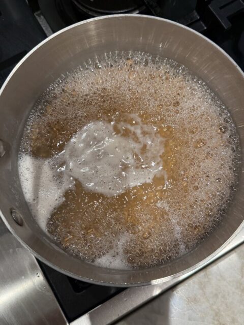 調理中のファロ