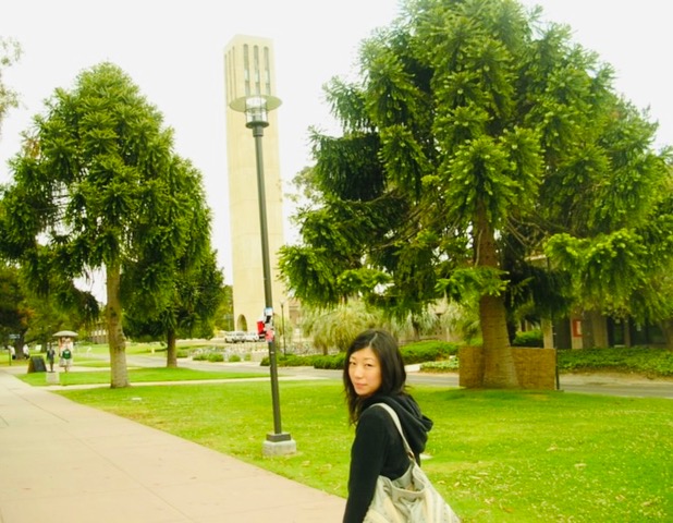 緑豊かな広々とした大学のキャンパスで開放感を感じる（留学先CA州サンタバーバラ）