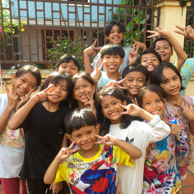 カンボジア・プノンペンにある「くっくま孤児院」の子どもたち